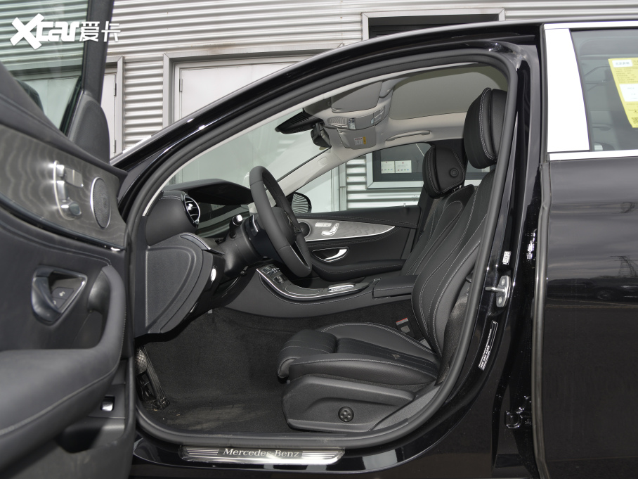 2022YE Ŀ E 300 L r