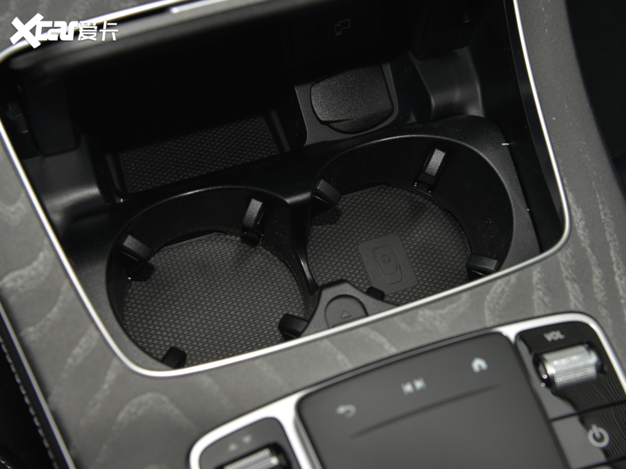 2022YE Ŀ E 300 L r