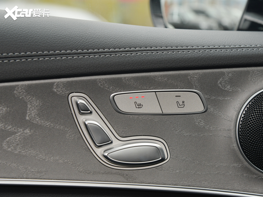 2022YE Ŀ E 300 L r