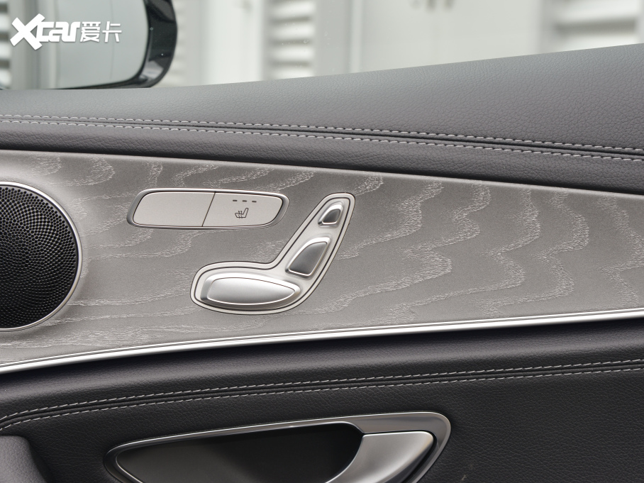 2022YE Ŀ E 300 L r