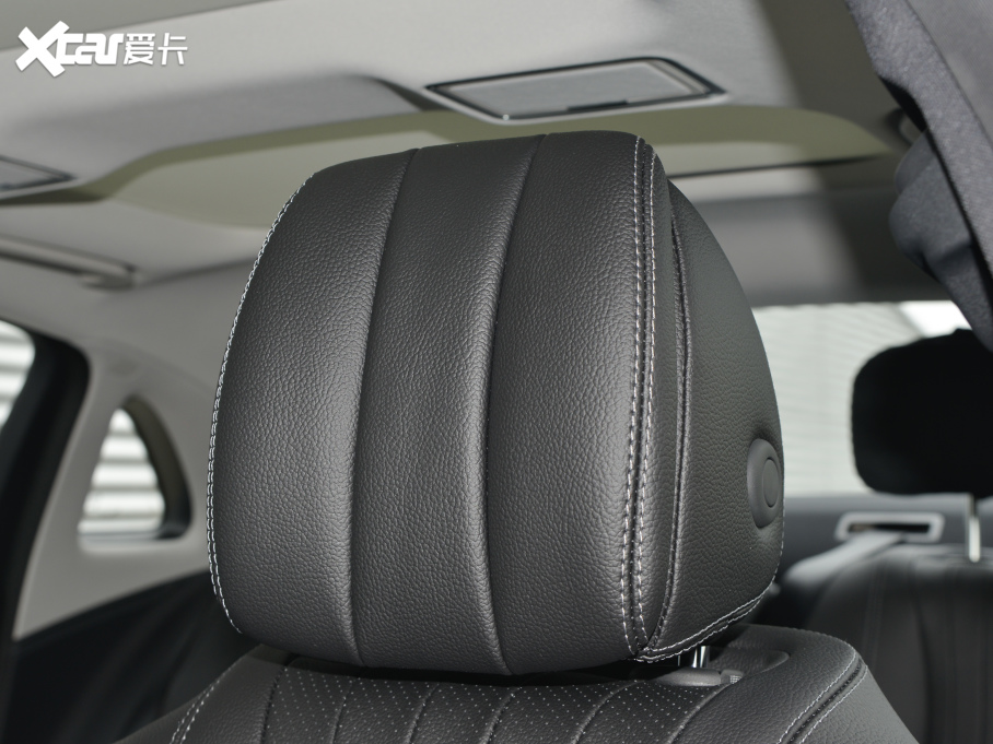 2022YE Ŀ E 300 L r