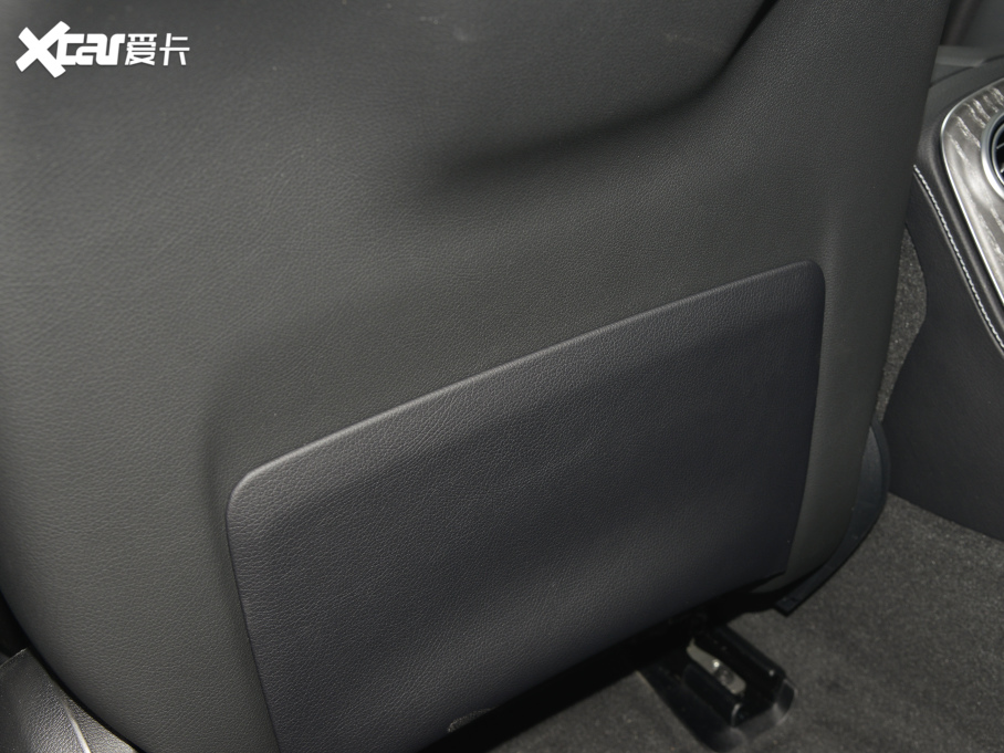 2022YE Ŀ E 300 L r