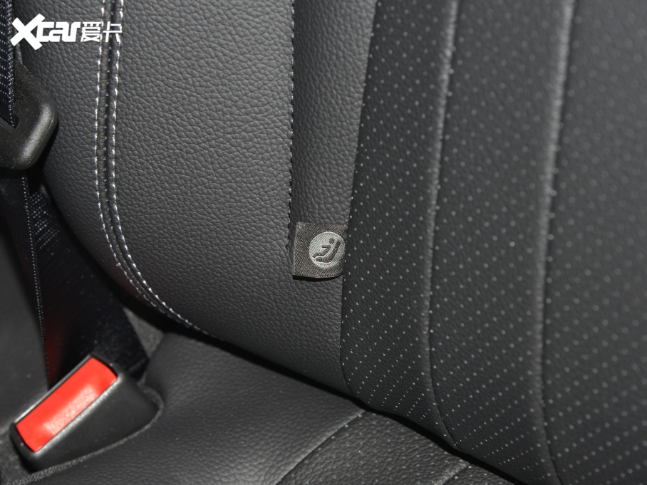 2022YE Ŀ E 300 L r