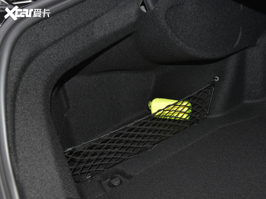 2022YE Ŀ E 300 L r