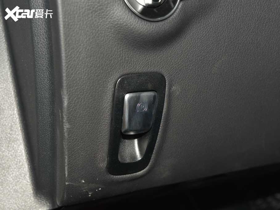 2022YE Ŀ E 300 L r