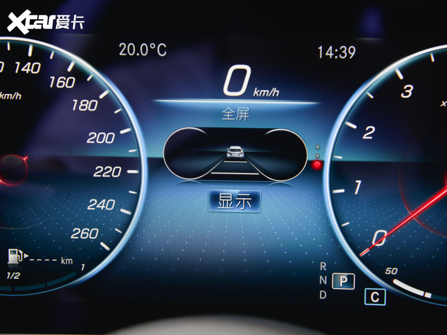 2022YE Ŀ E 300 L r