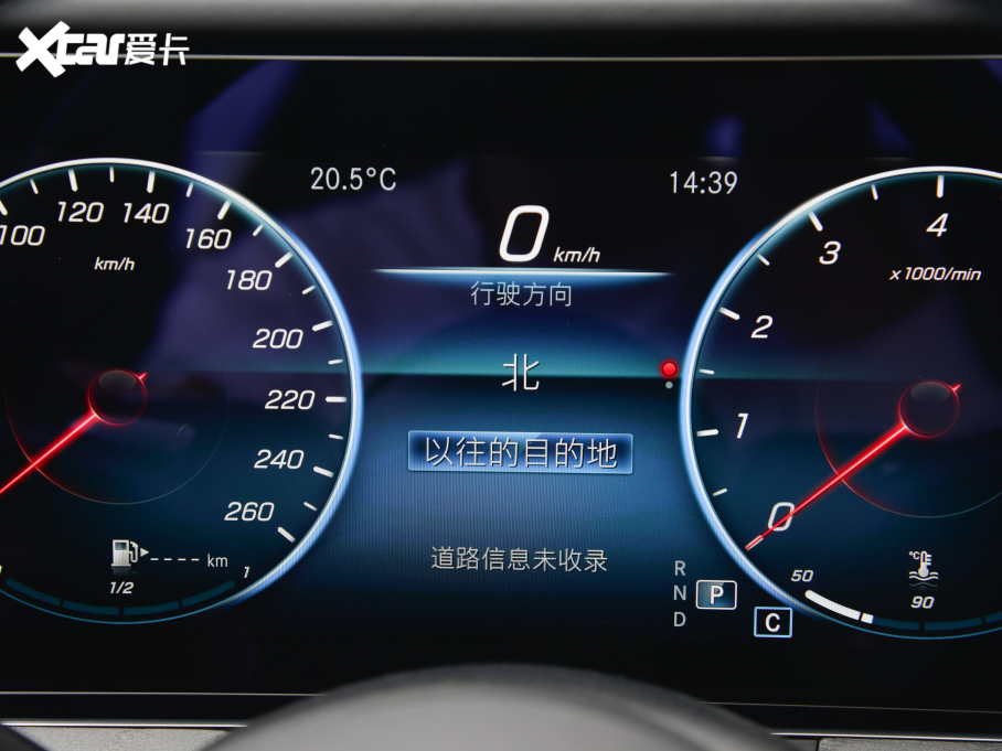 2022YE Ŀ E 300 L r