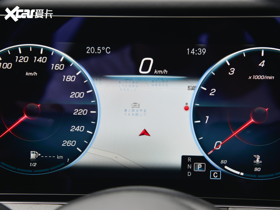 2022YE Ŀ E 300 L r