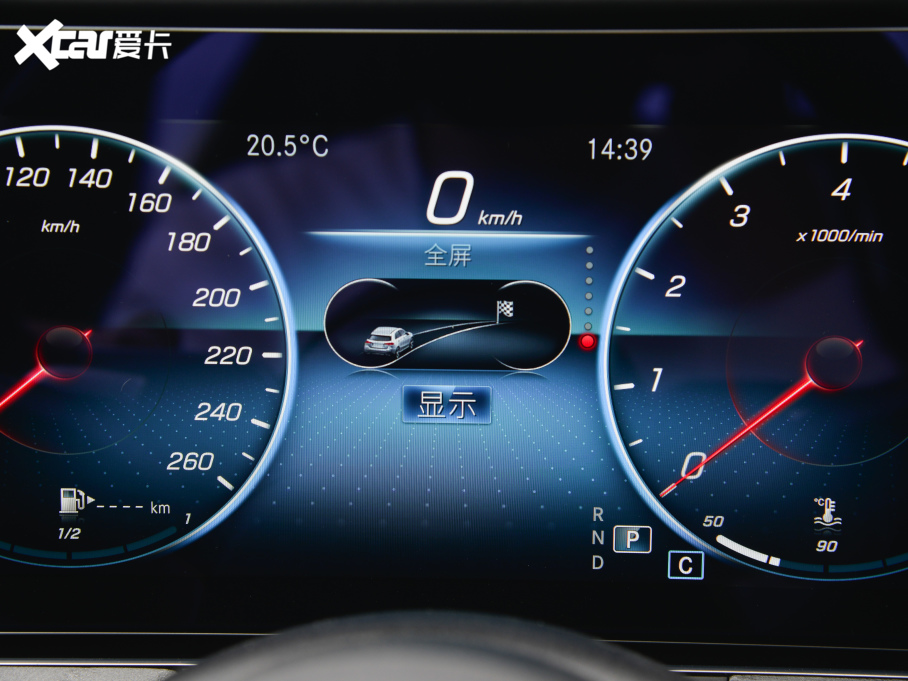 2022YE Ŀ E 300 L r