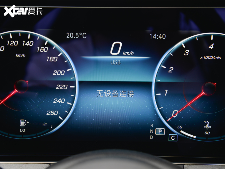 2022YE Ŀ E 300 L r