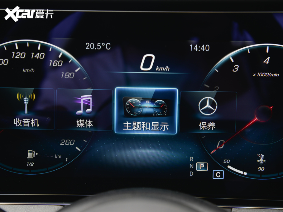 2022YE Ŀ E 300 L r