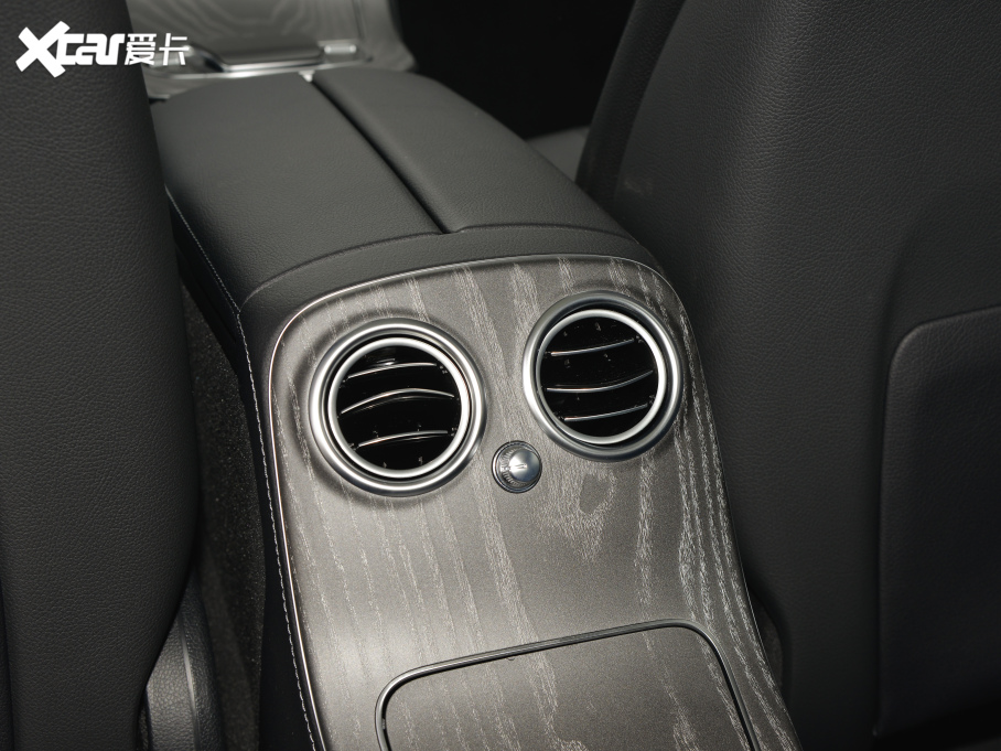 2022YE Ŀ E 300 L r