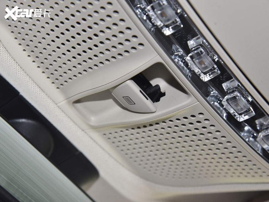 2022YE(j) Ŀ E 260 L