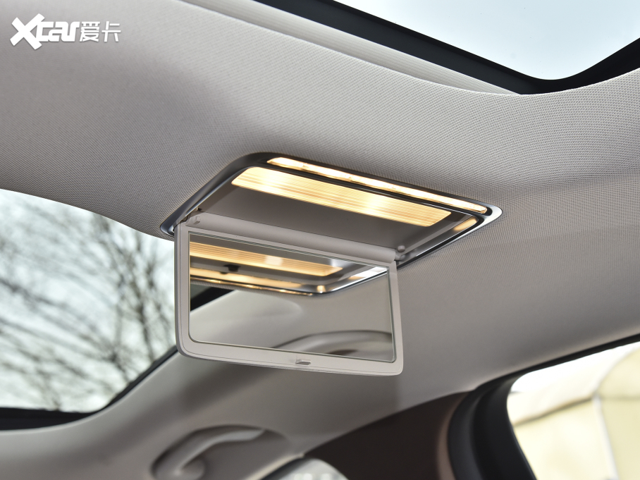 2022YE Ŀ E 260 L