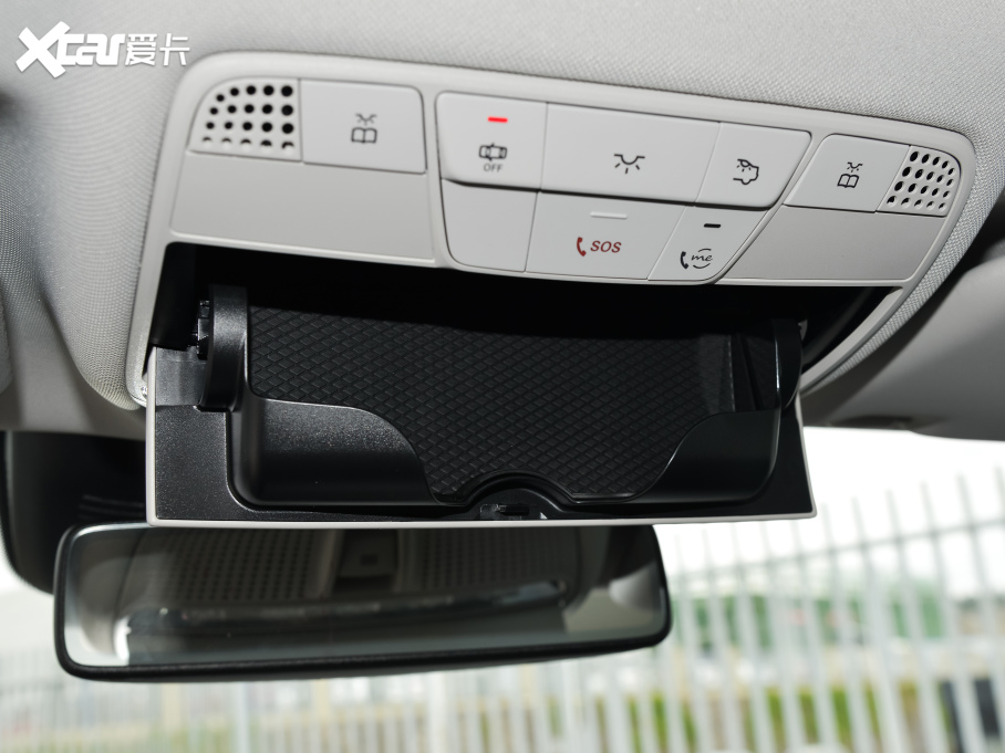 2022YE Ŀ E 300 L \F