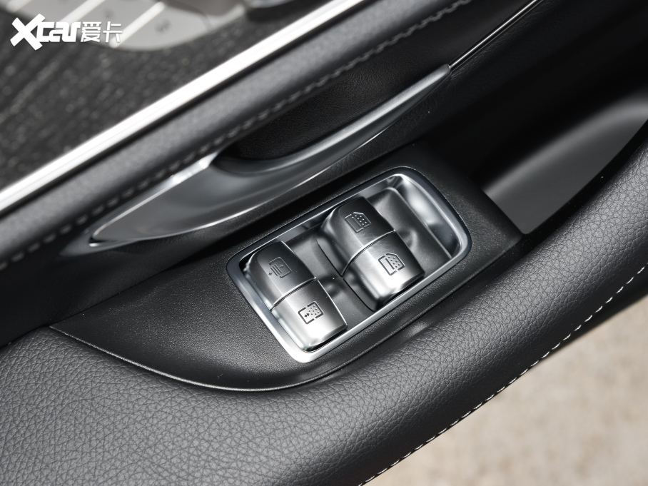 2022YE Ŀ E 300 L \F