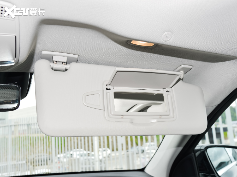 2022YE Ŀ E 300 L \F