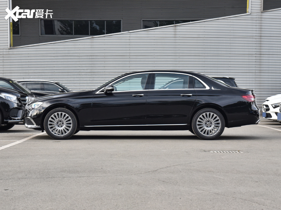 2022YE Ŀ E 300 L r