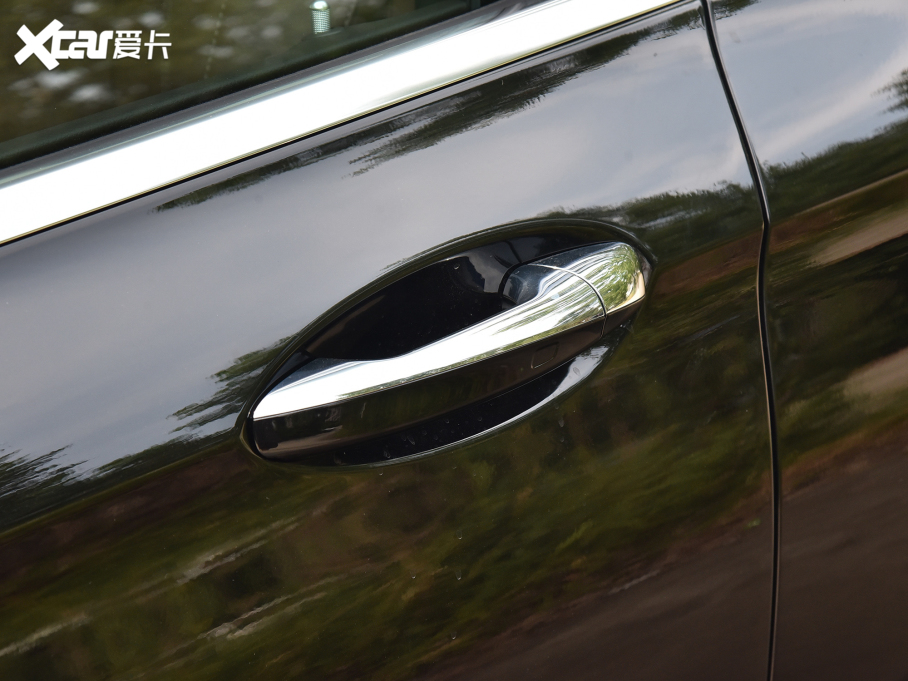 2022��YE�� �Ŀ��� E 300 L �r����