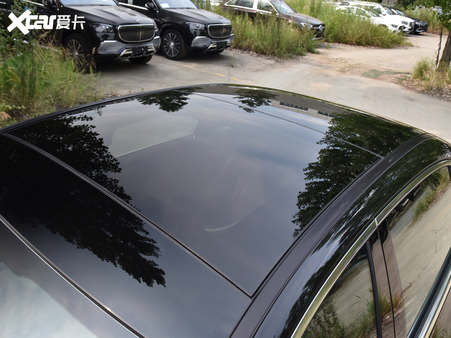 2022YE Ŀ E 300 L r