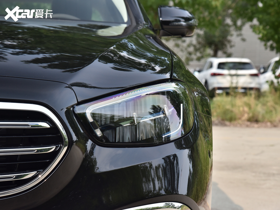 2022��YE�� �Ŀ��� E 300 L �r����