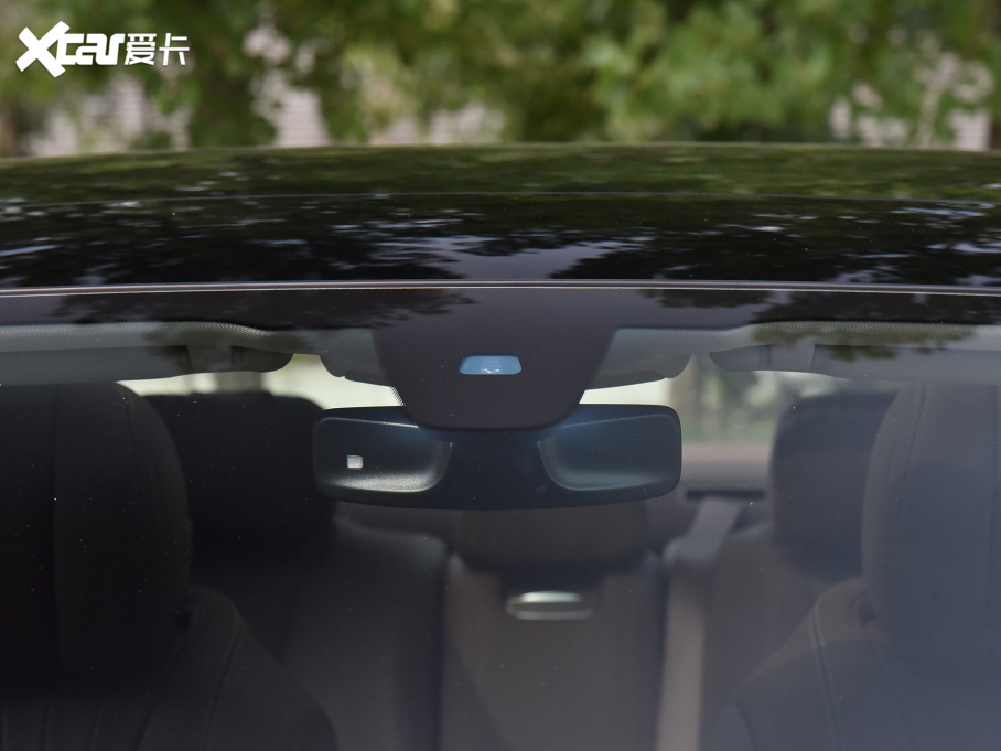 2022YE Ŀ E 300 L r