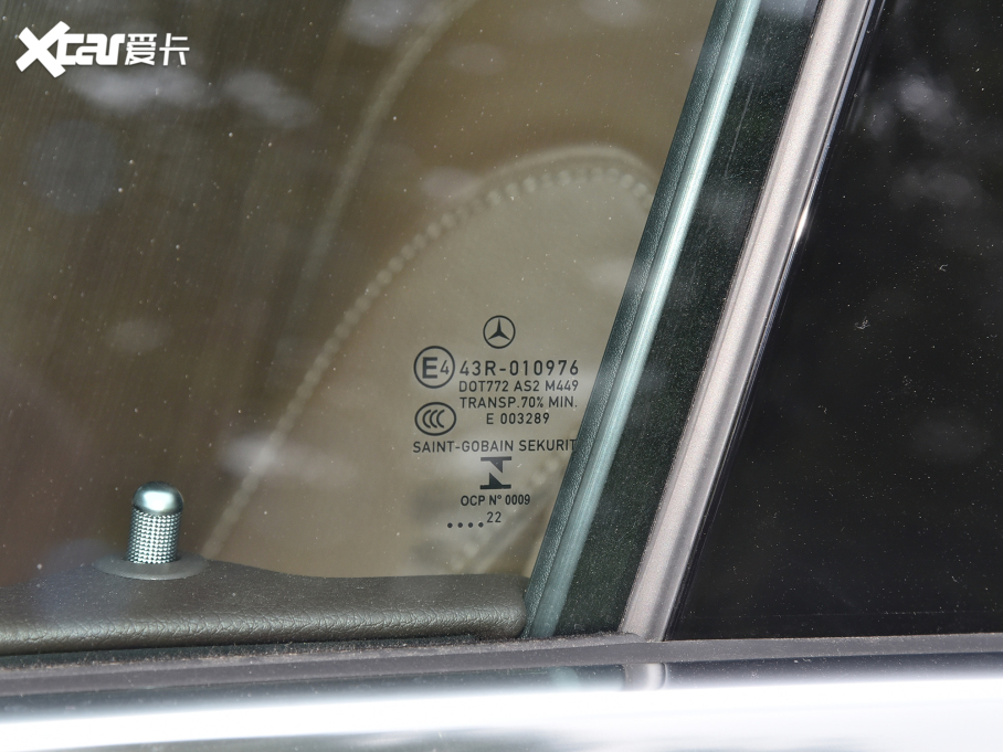 2022YE Ŀ E 300 L r