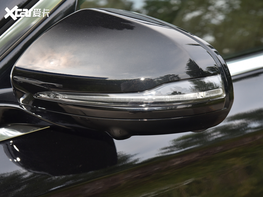 2022YE Ŀ E 300 L r