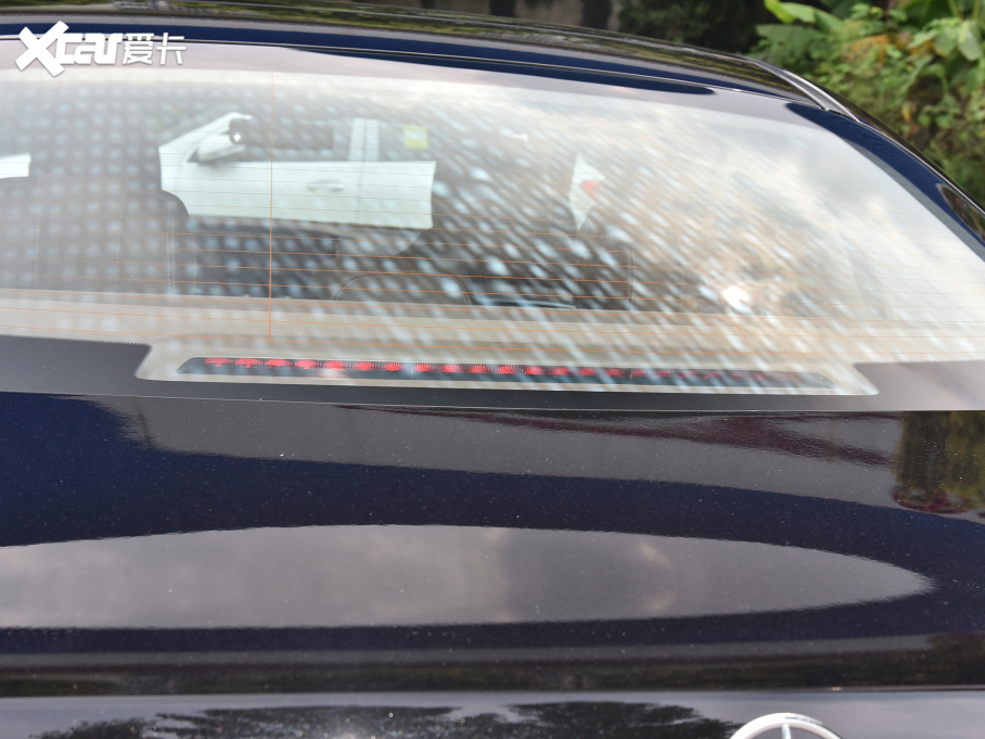 2022YE Ŀ E 300 L r