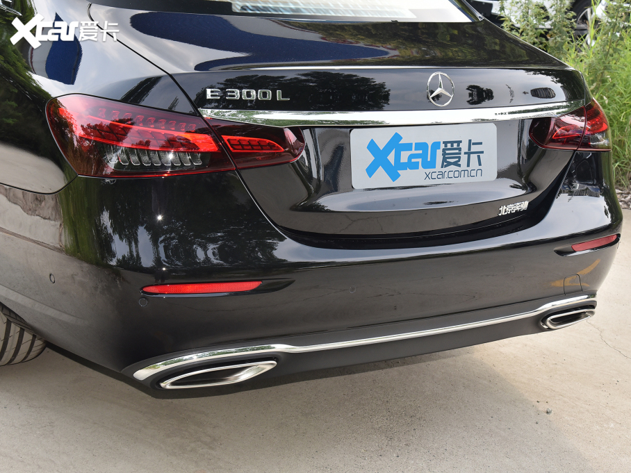 2022YE Ŀ E 300 L r