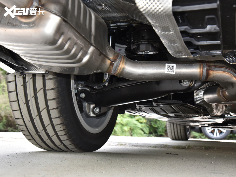 2022YE Ŀ E 300 L r