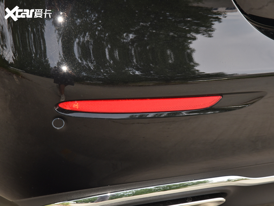 2022YE Ŀ E 300 L r