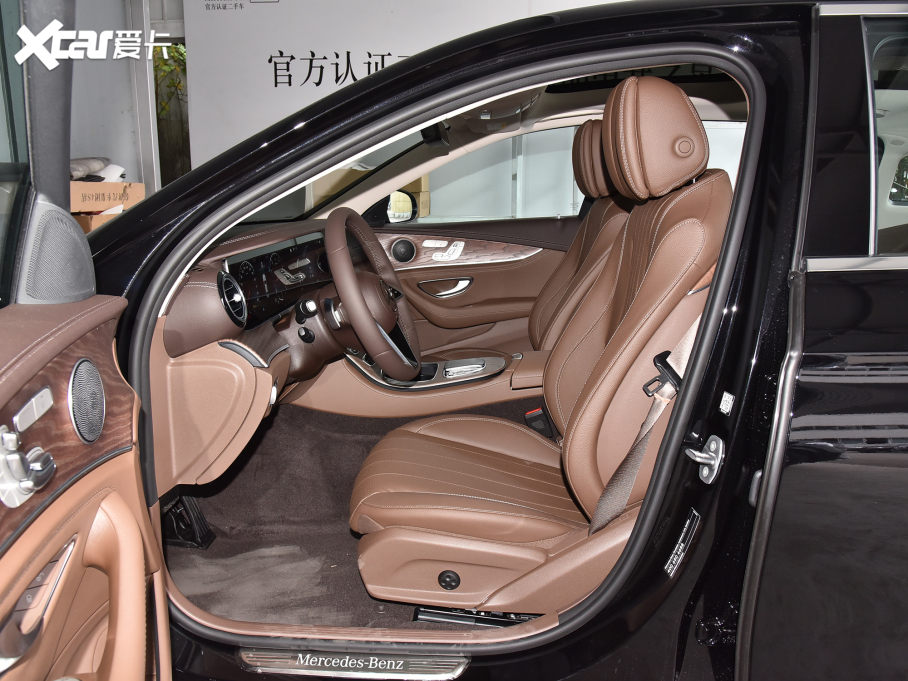 2022YE Ŀ E 300 L r