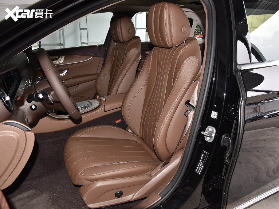 2022YE Ŀ E 300 L r