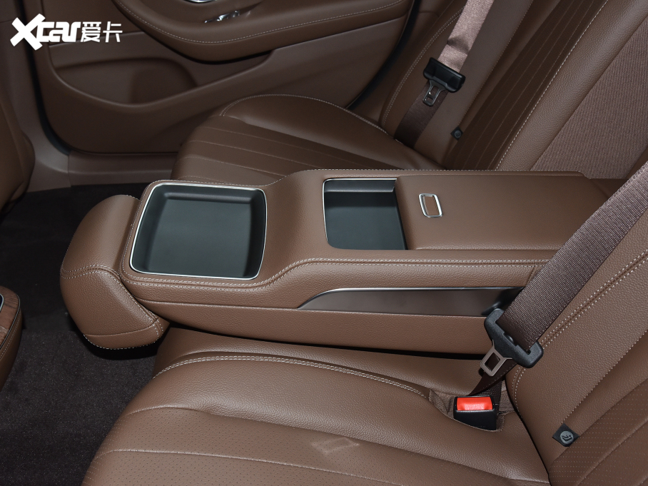 2022YE Ŀ E 300 L r