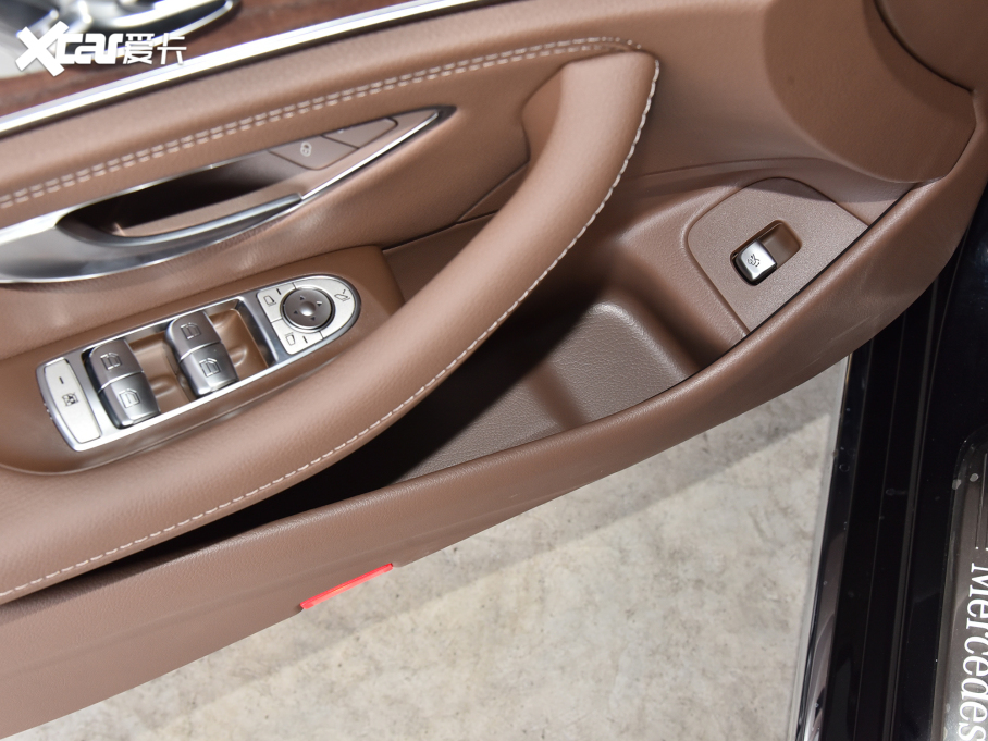 2022��YE�� �Ŀ��� E 300 L �r����