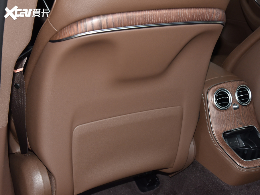 2022YE Ŀ E 300 L r