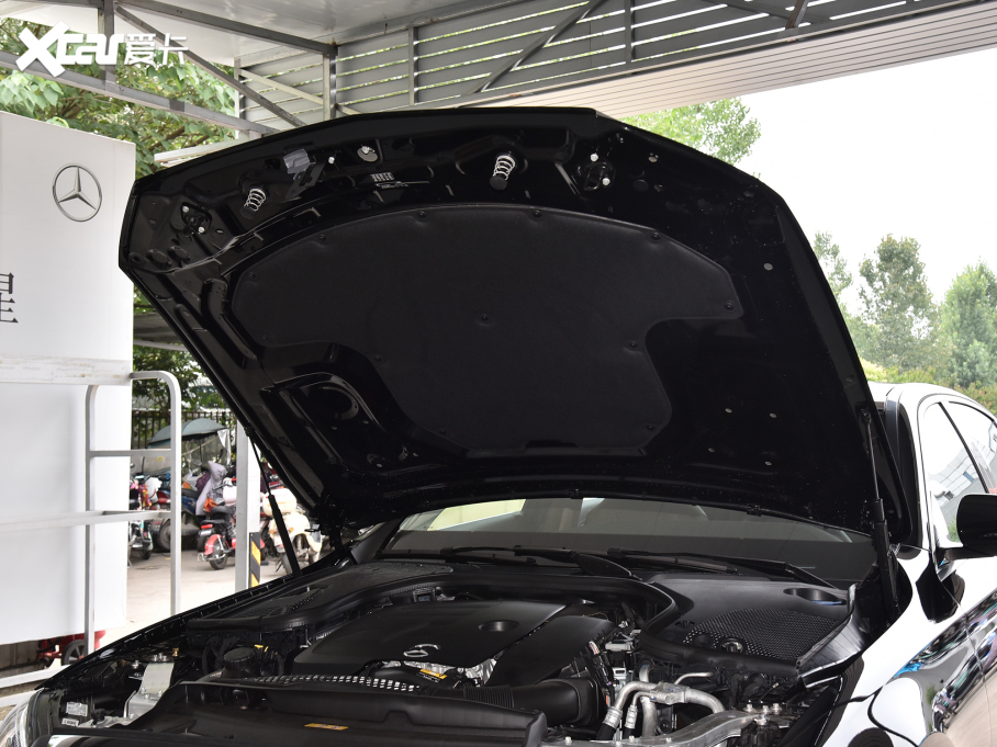 2022YE Ŀ E 300 L r