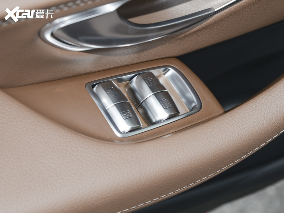 2022YE Ŀ E 300 L \ӺA