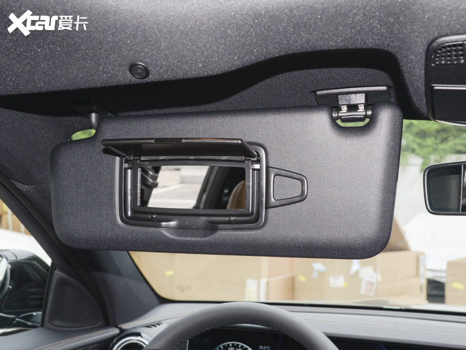 2022YE Ŀ E 300 L \ӺA