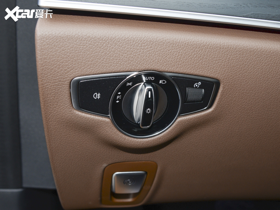 2022YE Ŀ E 300 L \ӺA