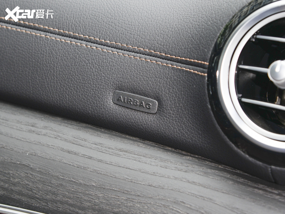 2022YE Ŀ E 300 L \ӺA