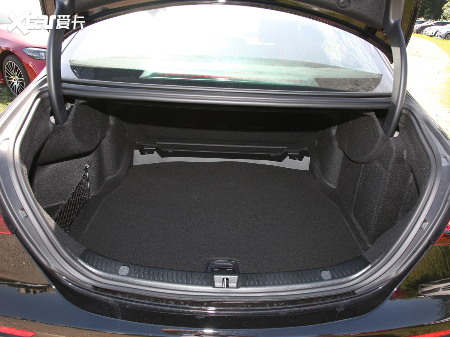 2022YE Ŀ E 300 L \ӕr