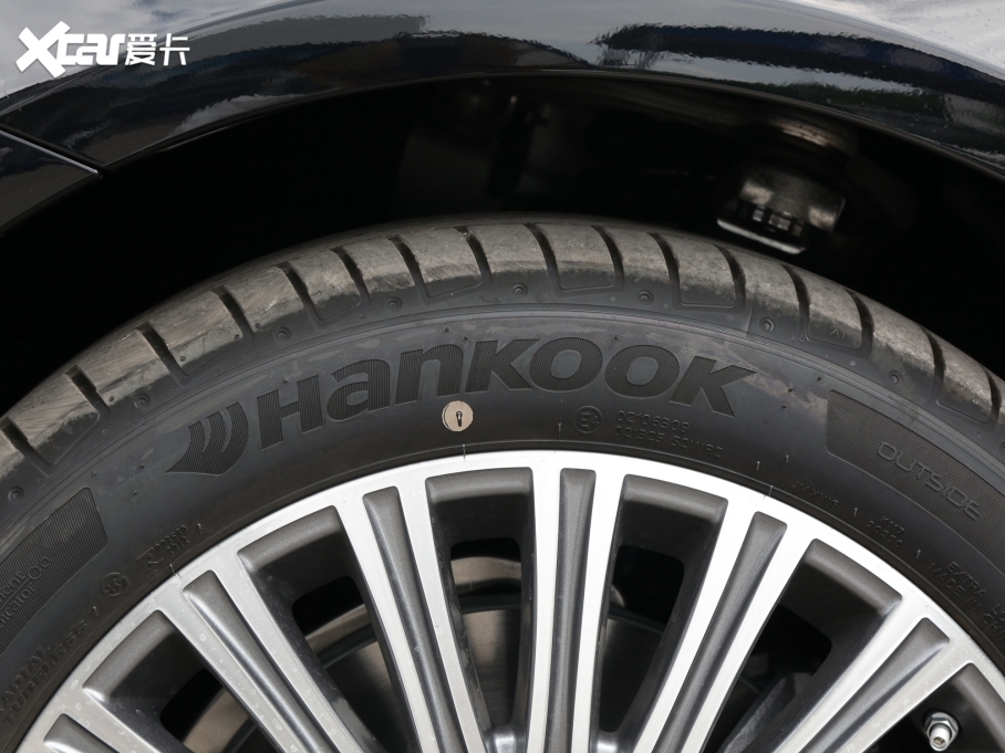 2022��YE�� �Ŀ��� E 300 L ���A��