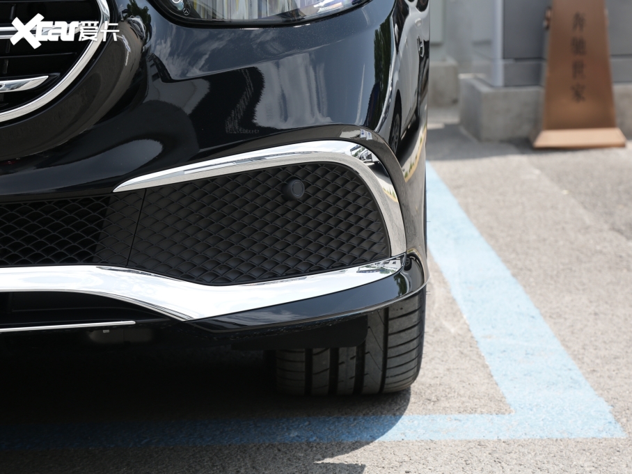 2022YE Ŀ E 300 L A