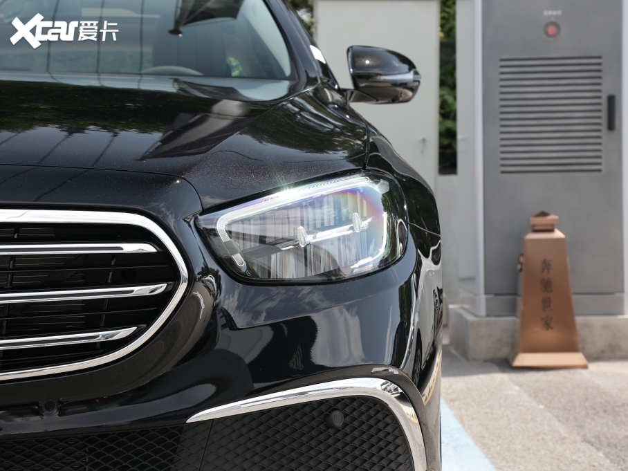 2022��YE�� �Ŀ��� E 300 L ���A��