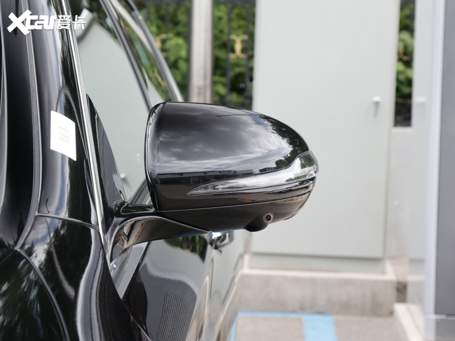 2022��YE�� �Ŀ��� E 300 L ���A��