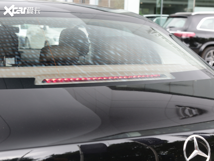 2022YE Ŀ E 300 L A