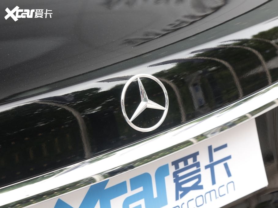 2022��YE�� �Ŀ��� E 300 L ���A��