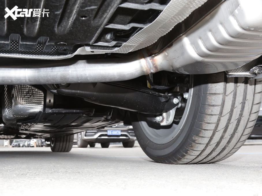 2022YE Ŀ E 300 L A